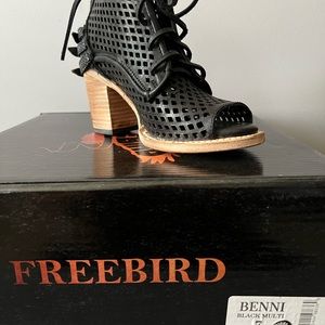 FREEBIRD by Steven. Size 7/Black Multi/Leather. Great condition.